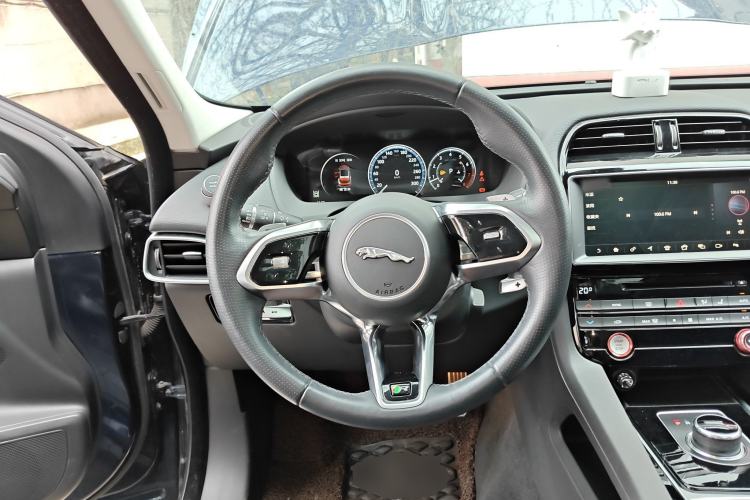 Used Jaguar F-PACE 2018 2.0T Four-Wheel Drive Urban Luxury Edition