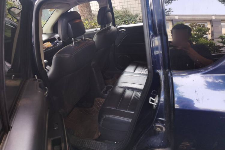 Used Jeep Compass 2012 2.4L four-wheel-drive sport version