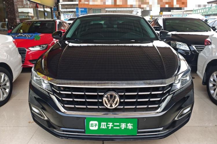 Used Volkswagen Passat 2020 330TSI Luxury Edition China VI Front