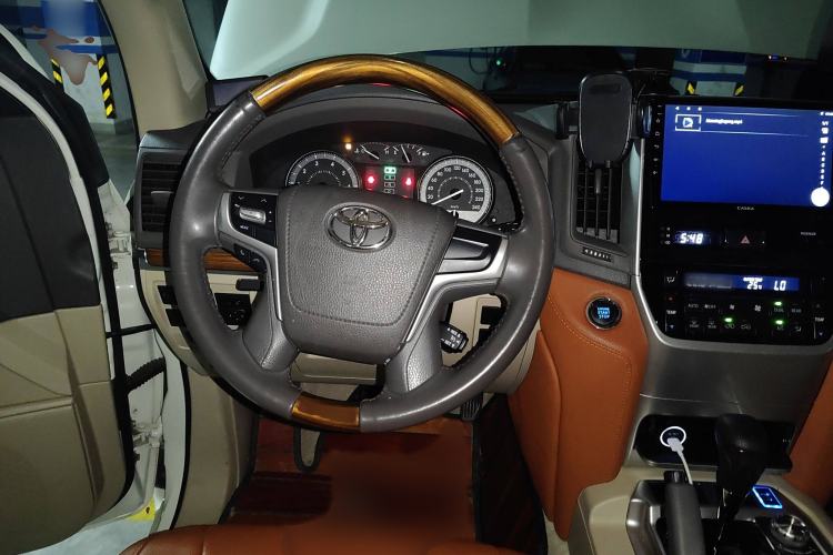 Used Toyota Land Cruiser 2016 4.0L Automatic GX-R Steering Wheel