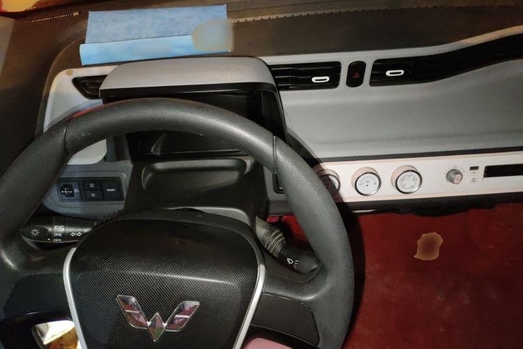 Used Wuling Hongguang MINIEV 2021 Macaron Premium Model – Lithium-NMC