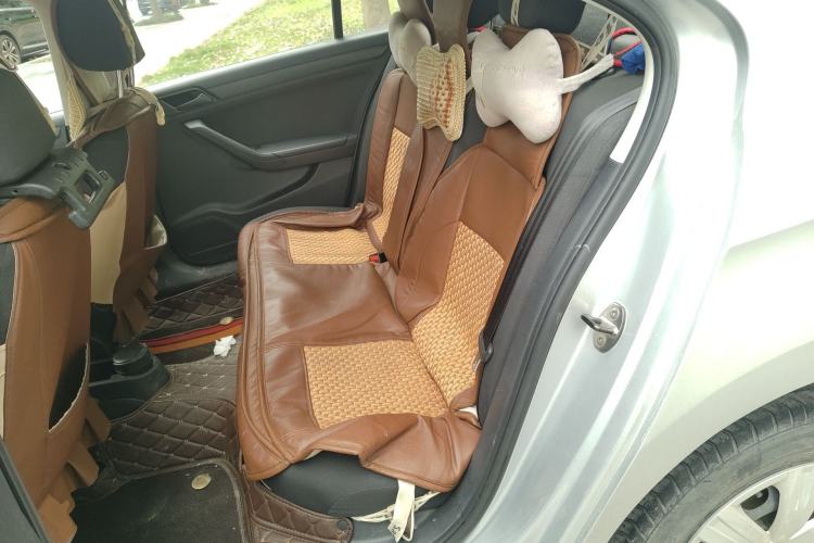 Used Volkswagen Jetta 2013 1.6L Manual Fashion Edition