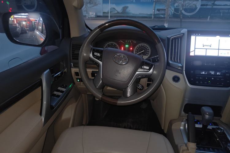 Used Toyota Land Cruiser 