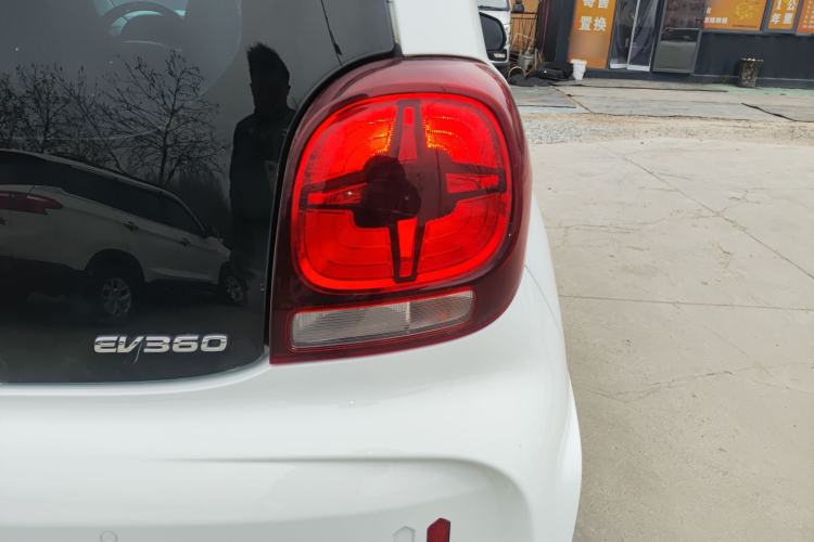 Used Roewe Clever 2021 302 km New Four-Seater Super-Efficient Version