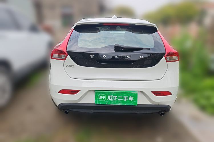 Used Volvo V40 2015 1.6T Zhiyi Edition
