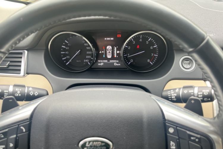 Used Land Rover Discovery Sport 2016 2.0T HSE Interior 1