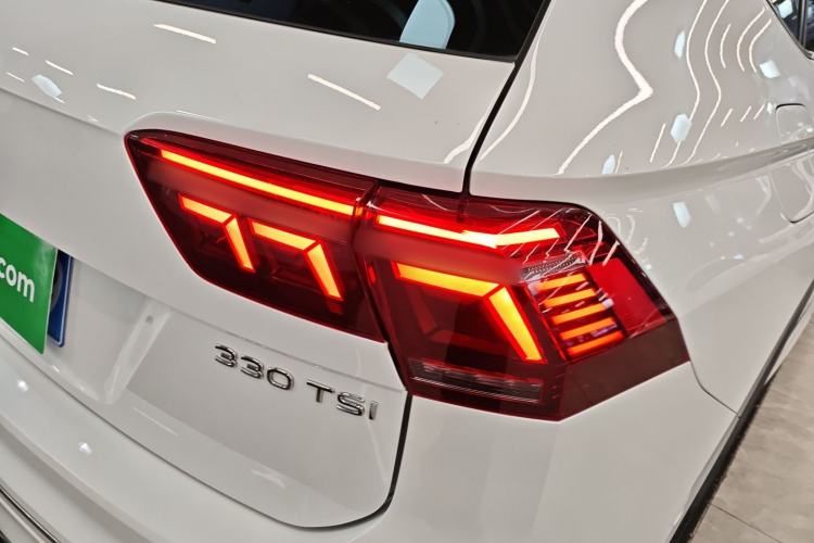 Used Volkswagen Tiguan L 2023 330TSI Automatic Two-Wheel Drive R-Line Enjoyment Edition Right Rear Taillight