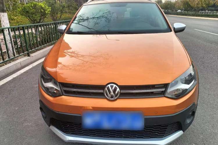 Used Volkswagen Polo 2016 1.6L Cross Polo Automatic
