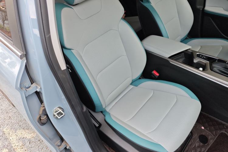 Used Geely Auto Emgrand 2023 4th Generation Champion Edition 1.5L CVT Flagship Model Right Front Seat