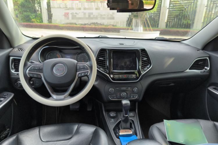 Used Jeep Cherokee 2019 2.0T Four-Wheel Drive Exploration Edition + Autonomous Driving Smart Package China V