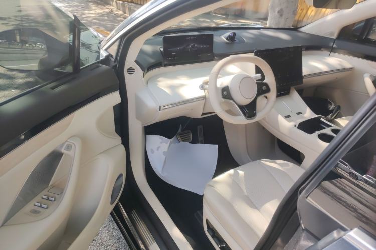 Used Hima Luxeed R7 2024 All-Electric 802 km Max Driver Seat