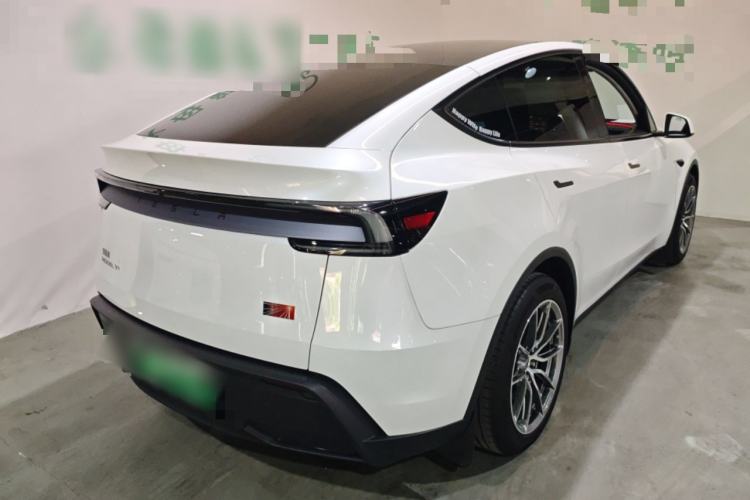 Used Tesla Model Y 2025 Long-Range All-Wheel-Drive Version