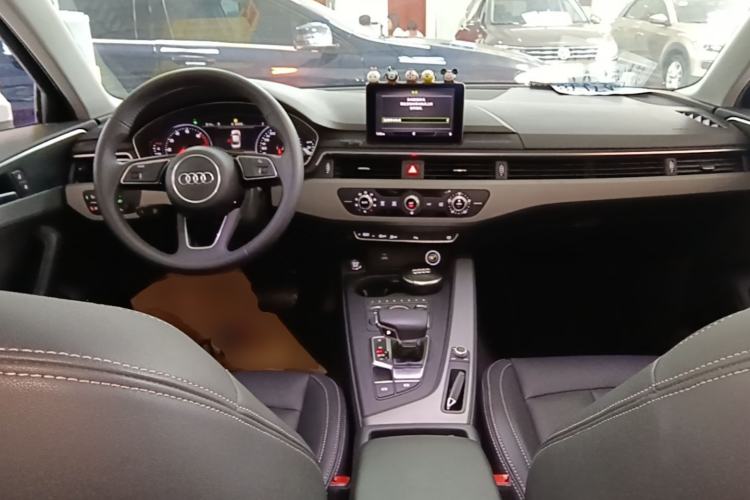Used Audi A4L 2018 30th Anniversary Edition 40 TFSI Trendy Model
