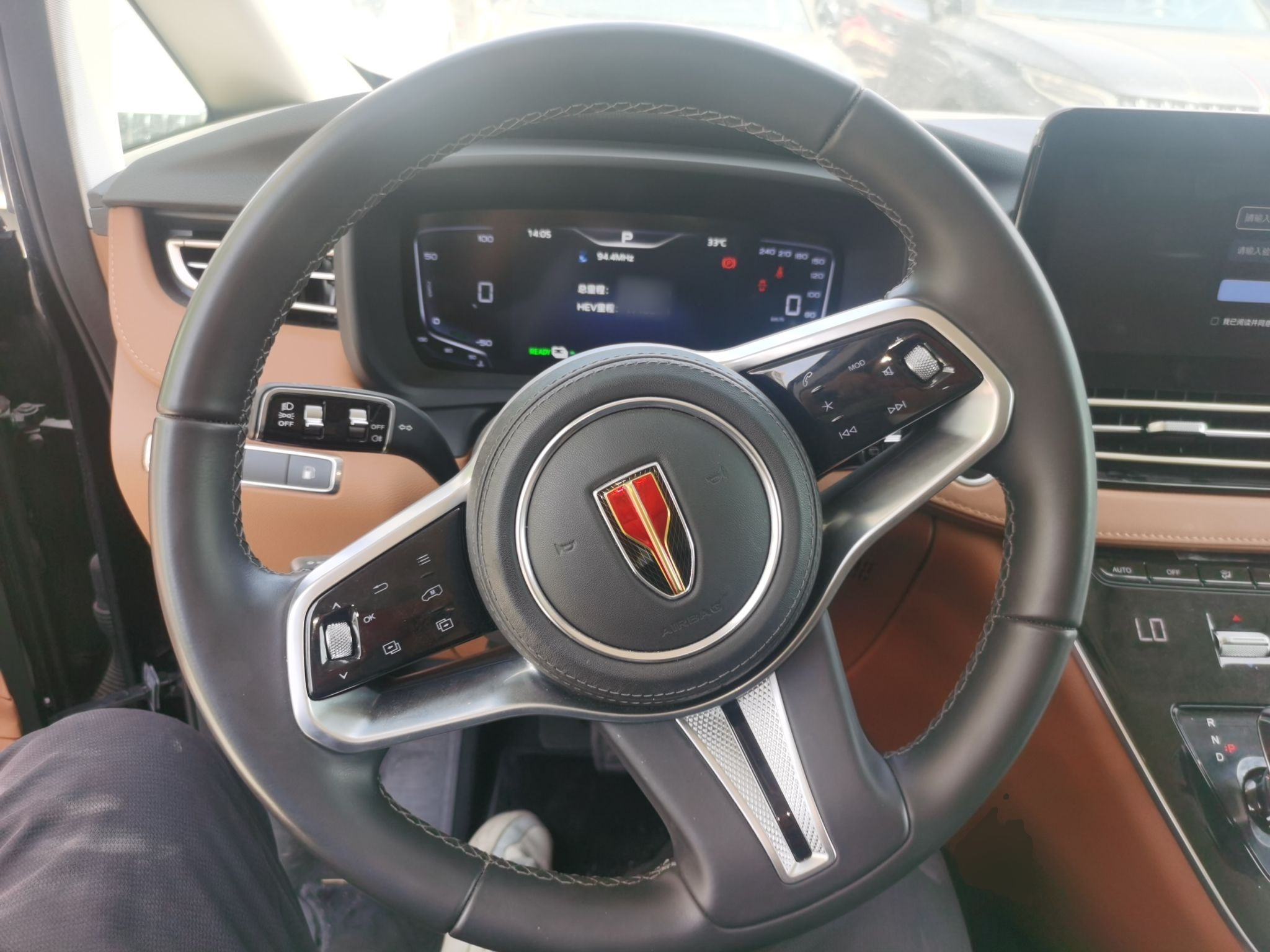 Hongqi HQ9 PHEV 2024 2.0T Four-Wheel Drive Business Edition — снимка 13