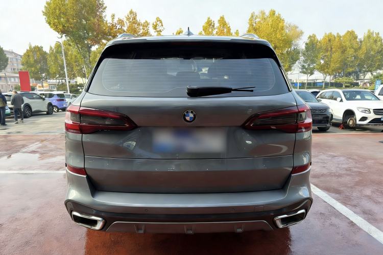 Used BMW X5 2022 Restyled xDrive 30Li Luxury Version M Sport Package
