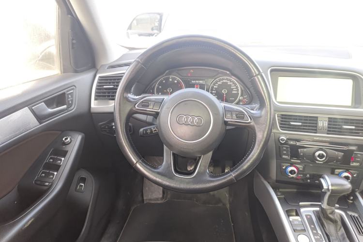 Used Audi Q5 2017 Plus 40 TFSI Technology Model