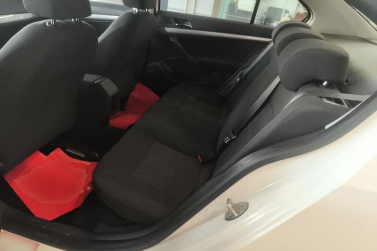 Used Volkswagen Lavida 2015 1.6L Automatic Fashion Edition
