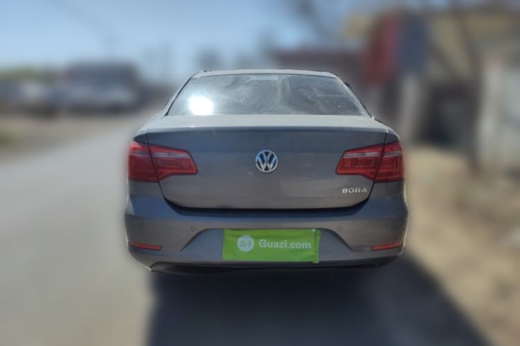 Used Volkswagen Bora 2013 1.6L Manual Fashion Edition
