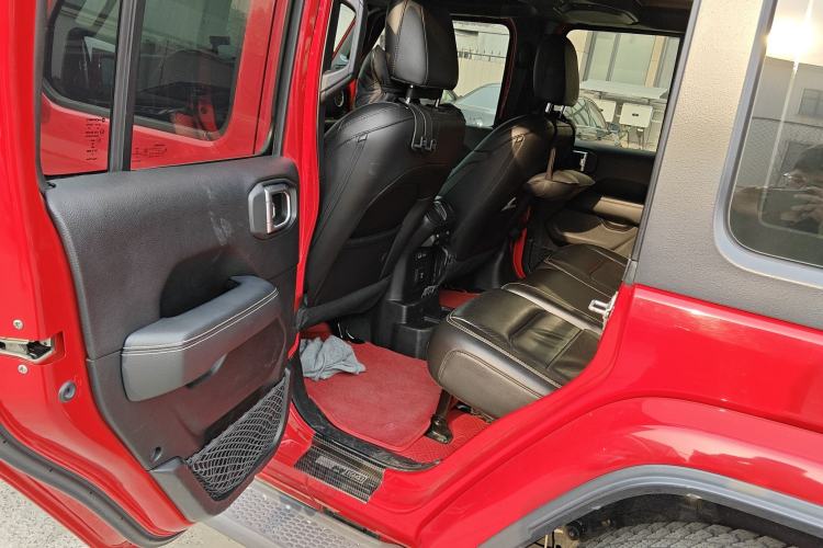 Used Jeep Wrangler 2019 2.0T Sahara 4-Door Version China V Standard
