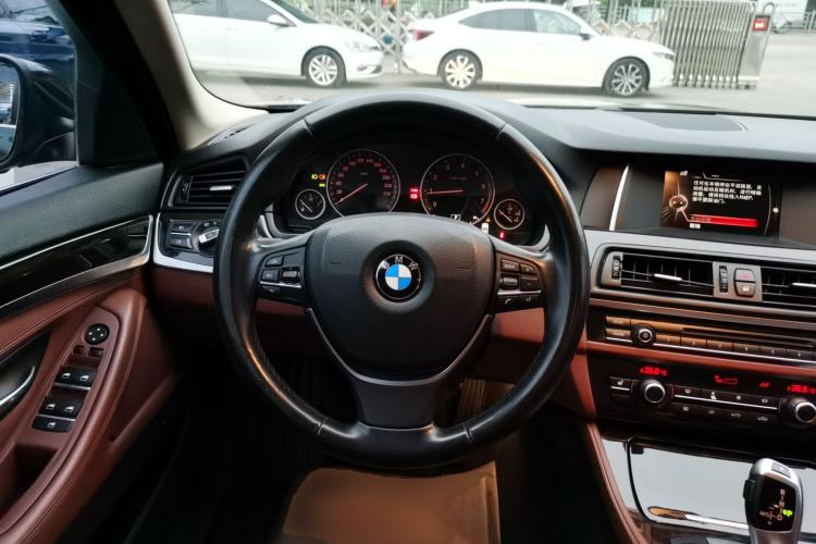 Used BMW 5 Series 2017 525Li Leading Model
