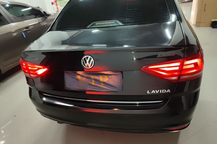 Used Volkswagen Lavida 2017 1.6L Manual Comfort Edition
