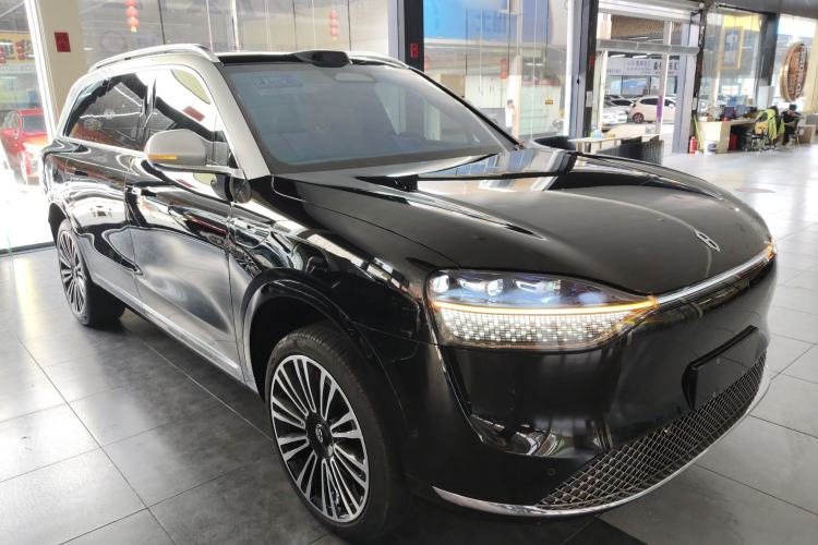 Used Hima AITO M9 2024 All-Electric Ultra Version 100 kWh 6-Seater Model Front Right 45 Deg