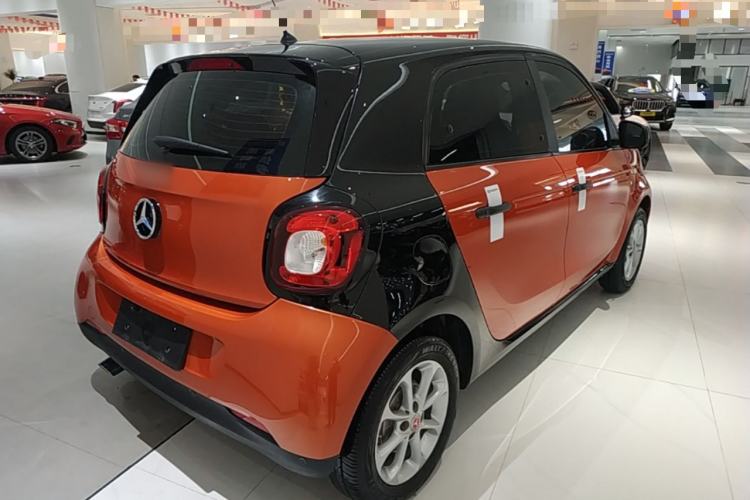 smart forfour 2018 1.0L 52 kW Dynamic Edition مستعملة