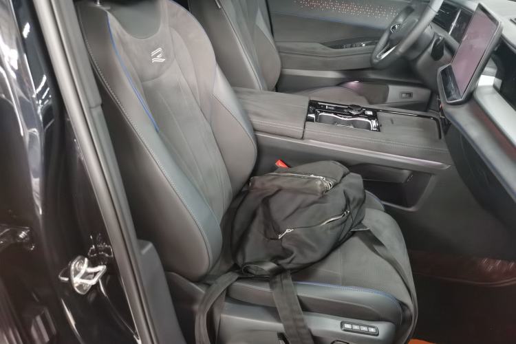 Used Volkswagen Teramont 2025 Tiguan Pro 450TSI Four-Wheel Drive Summit Edition Right Front Seat