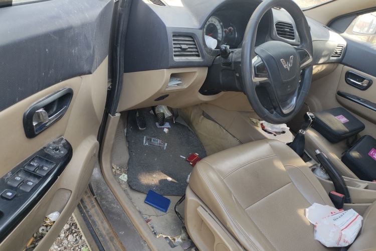 Used Wuling Hongguang 2013 1.2L S Comfort Model China IV Standard Driver Seat