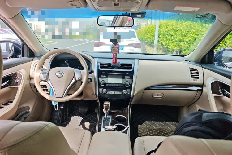 Used Nissan Teana 2013 2.0L XL Comfort Edition Center Console