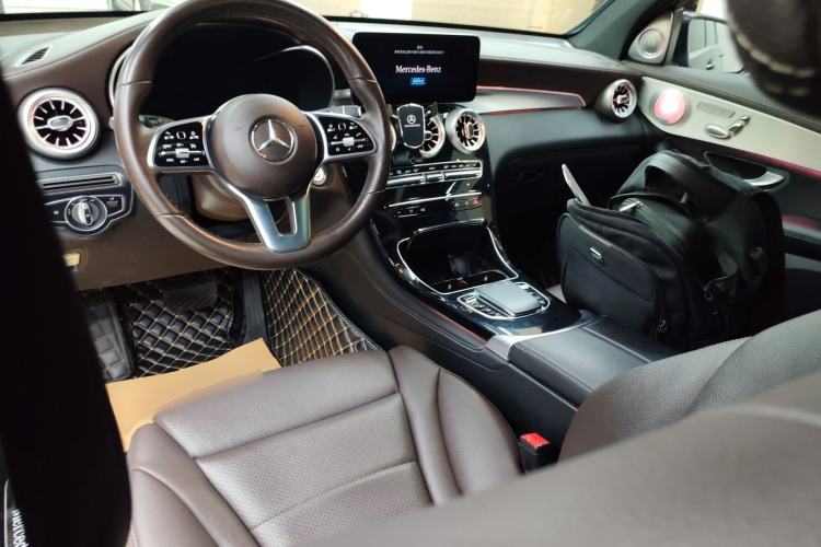 Used Mercedes-Benz GLC 2022 Second Facelift GLC 260 L 4MATIC Dynamic Edition Center Console