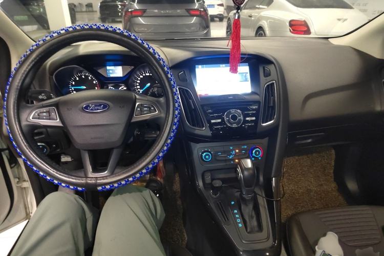 Used Ford Focus 2018 Hatchback Classic 1.6L Automatic Trendy SmartDrive Edition
