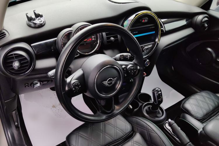 Used MINI MINI 2018 1.5T COOPER Classic Edition