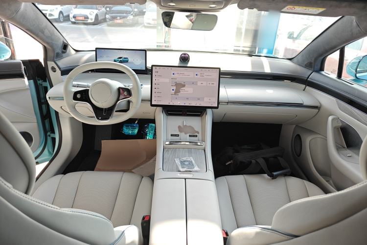 Used Hima Luxeed S7 2025 785 km Ultra