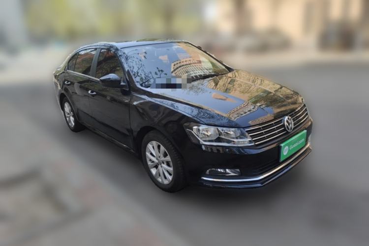 Used Volkswagen Lavida 2015 1.6L Manual Comfort Edition Front Right 45 Deg