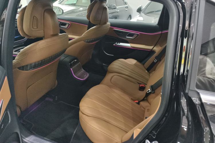 Used Mercedes-Benz E-Class New Energy 2024 E 350 e L Plug-in Hybrid Sedan Left Rear Seat