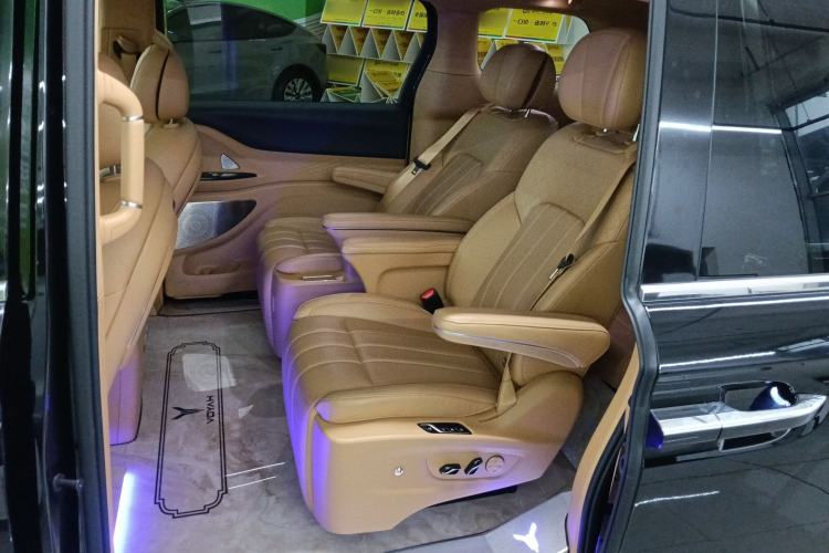 Used VOYAH Dream 2024 PHEV Extended-Range Premium Edition Left Rear Seat