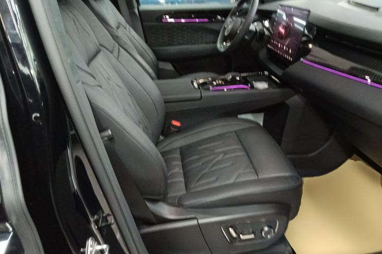 Used Zeekr 009 2024 7-Seater Walk-Through Version Four-Wheel Drive 108 kWh
