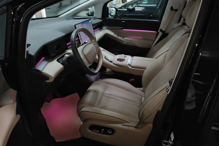 Used XPeng X9 2025 740 Ultra-Long Range Max