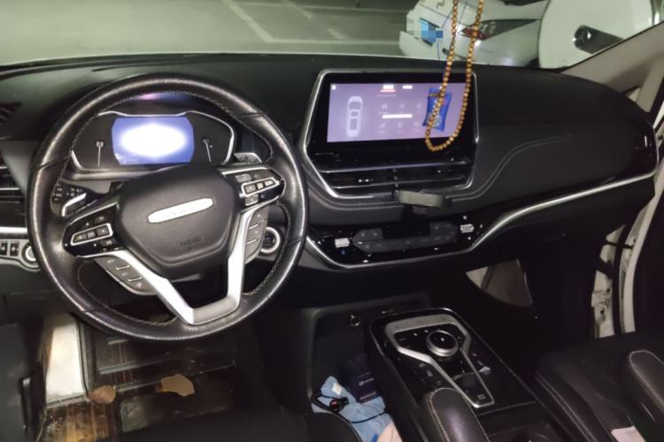 Used SAIC MAXUS G20 2020 2.0T Gasoline Automatic ZhiZun Edition Center Console