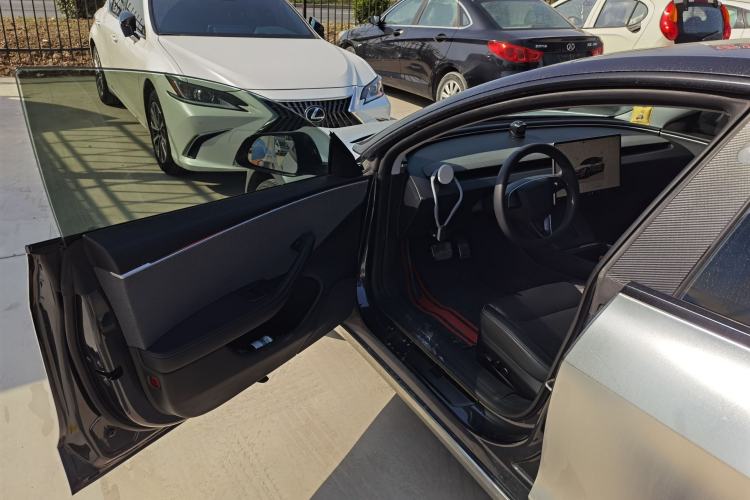 Used Tesla Model 3 2023 Rear-Wheel-Drive Version
