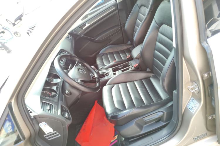 Used Volkswagen Golf 2015 1.4TSI Automatic Luxury Model Left Front Seat