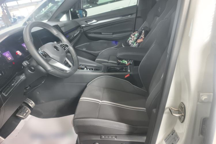 Used Volkswagen Golf 2023 Facelift 280TSI DSG R-Line Lite
