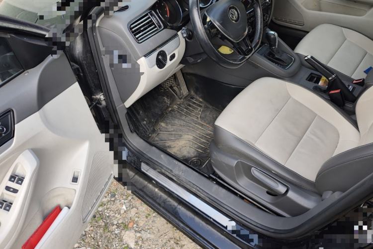 Used Volkswagen Sagitar 2015 230TSI Automatic Comfort Version
