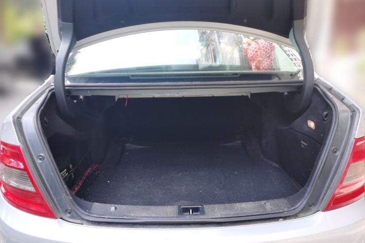 Used Mercedes-Benz C-Class 2010 C 180K Classic model