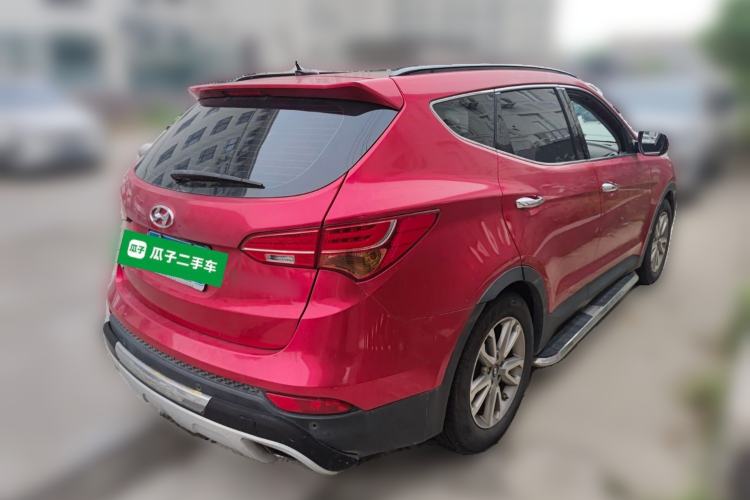 Used Hyundai Santa Fe 2013 2.0T Automatic All-Wheel Drive Top Trim Rear Right 45 Deg