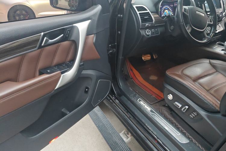 Used Haval H9 2017 2.0T Gasoline 4x4 Luxury 7-Seater

