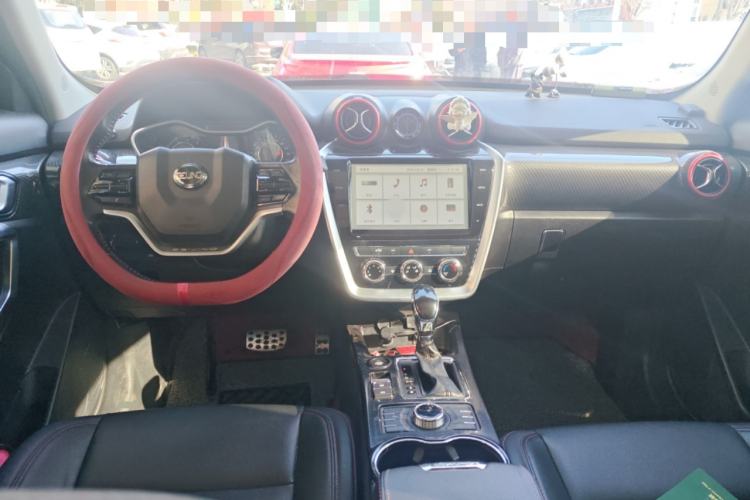 Used BAIC Off-Road BJ20 2016 1.5T CVT Luxury Model Center Console