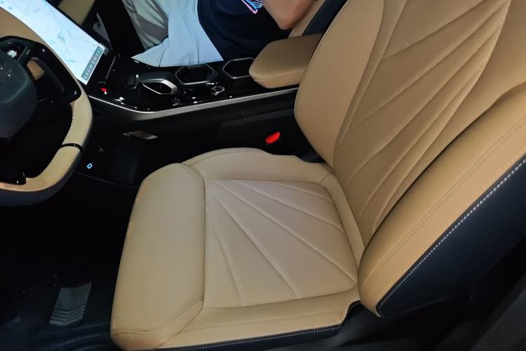 Used Geely Auto FX11 2023 1.5TD DCT Prestige Edition Left Front Seat