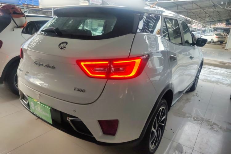 Used Zotye T300 2018 1.5L CVT Luxury Model Rear Right 45 Deg